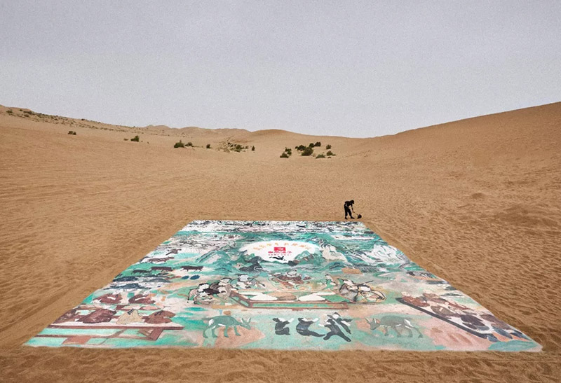敦煌沙漠惊现64平米巨型沙画